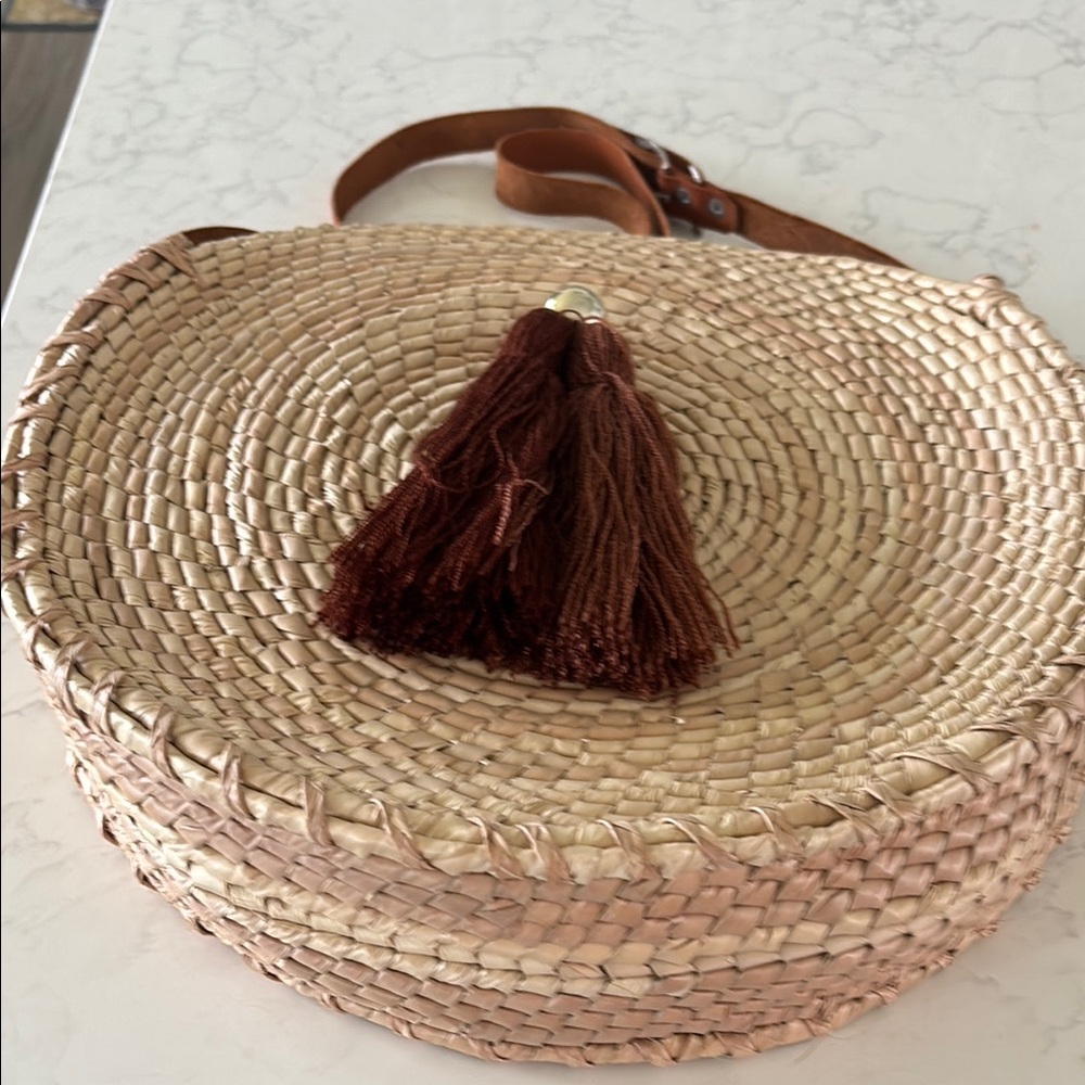 New Round Straw Crossbody Bag with Tassels and leather strap